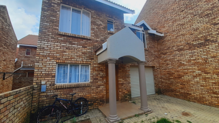 3 Bedroom Property for Sale in Potchefstroom Rural North West